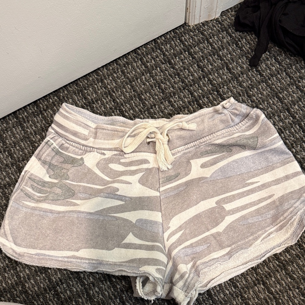 Vintage Havana Gray and Blue Camo Shorts. Size large